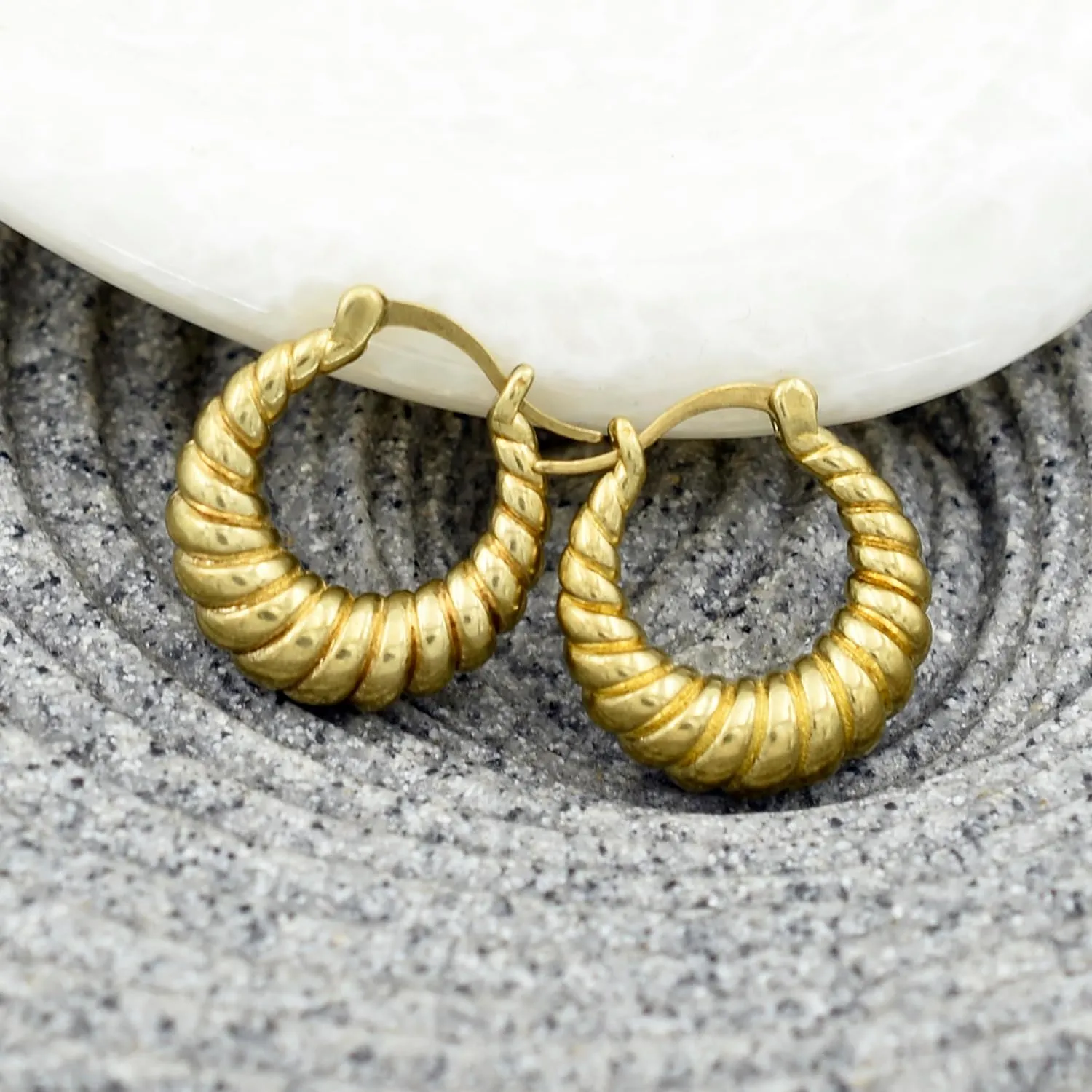 Chunky Hoop Earrings for Women Gold Plated Brass Metal Dainty Hoop Earrings Huggie Hoop Earrings Gift for Girlfriend