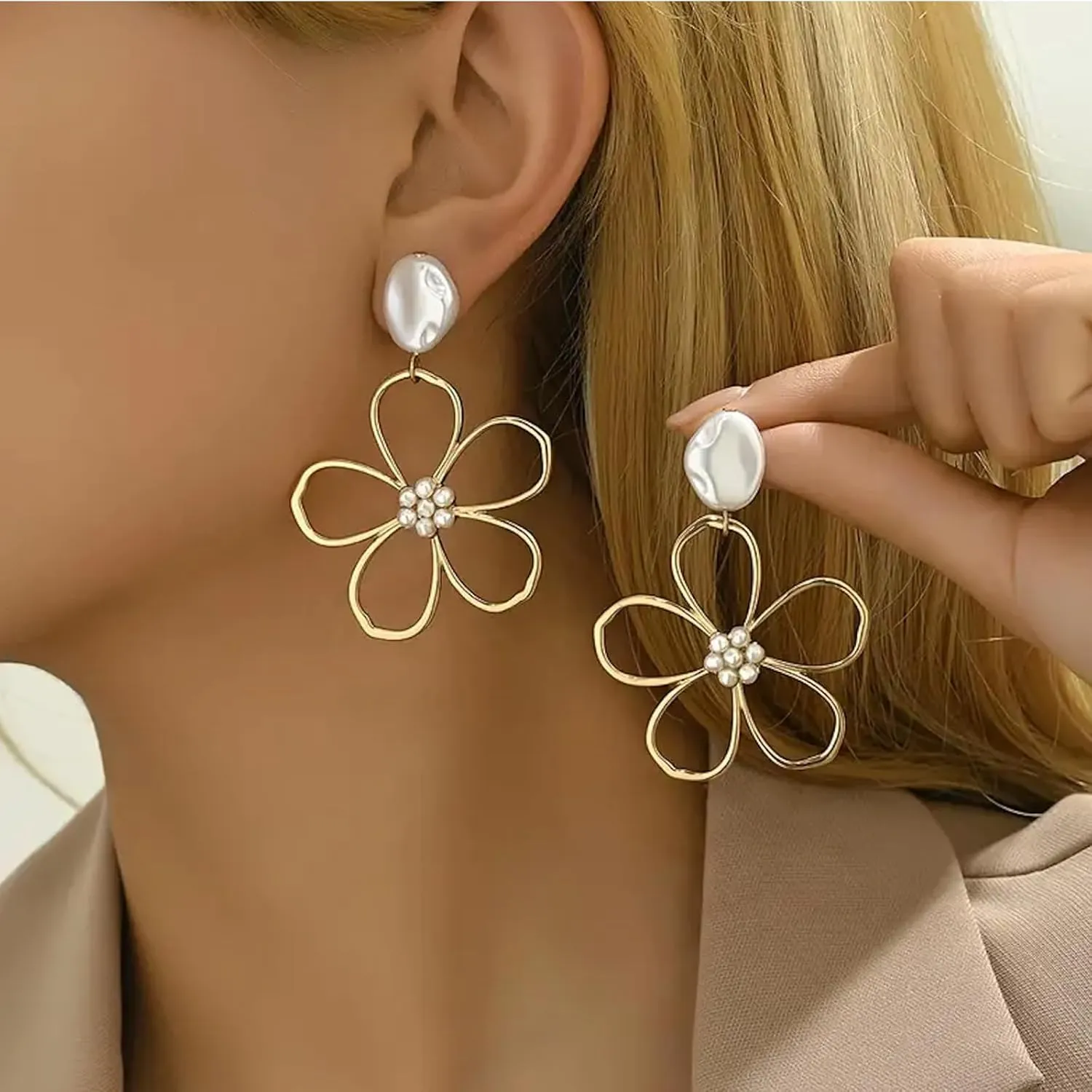 Flower Pearl Earrings for Women Hollow Elegant Dangle Drop Jewelry with Floral Design Spring Accessories