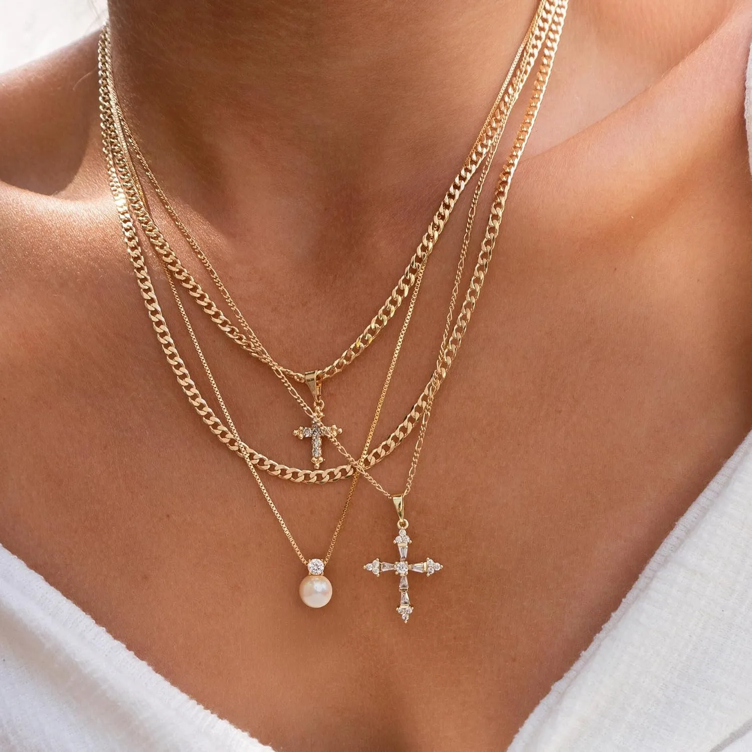 Gold Pendant Necklace for Women, Dainty Diamond Necklaces for Women Simple 14K Gold Plated Paperclip Choker Necklaces Cute Minimalist Open Oval Necklaces Gold Jewelry for Women Gifts