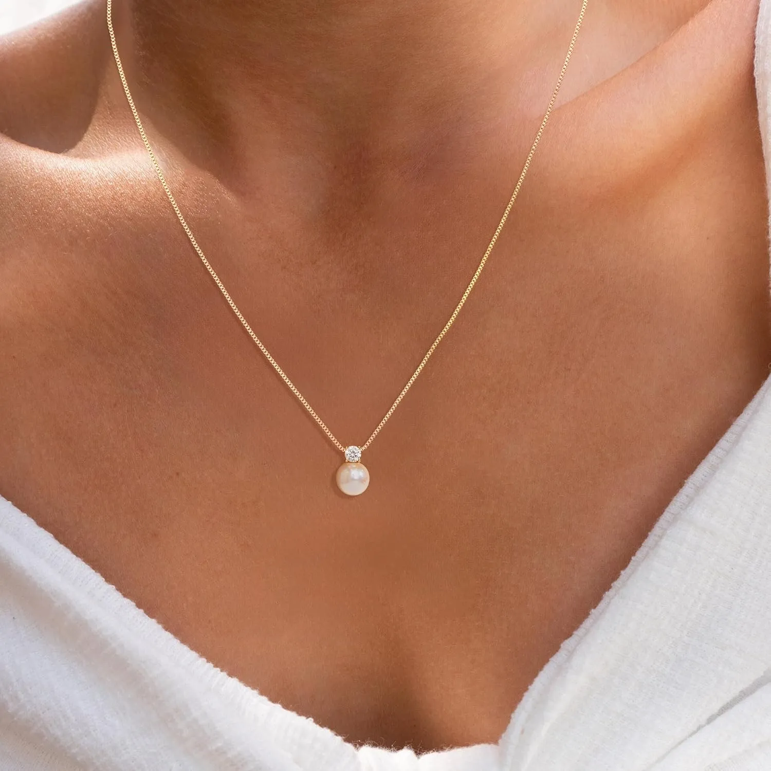 Gold Pendant Necklace for Women, Dainty Diamond Necklaces for Women Simple 14K Gold Plated Paperclip Choker Necklaces Cute Minimalist Open Oval Necklaces Gold Jewelry for Women Gifts