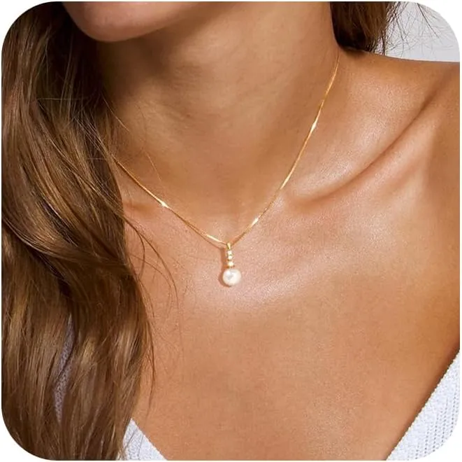 Gold Pendant Necklace for Women, Dainty Diamond Necklaces for Women Simple 14K Gold Plated Paperclip Choker Necklaces Cute Minimalist Open Oval Necklaces Gold Jewelry for Women Gifts