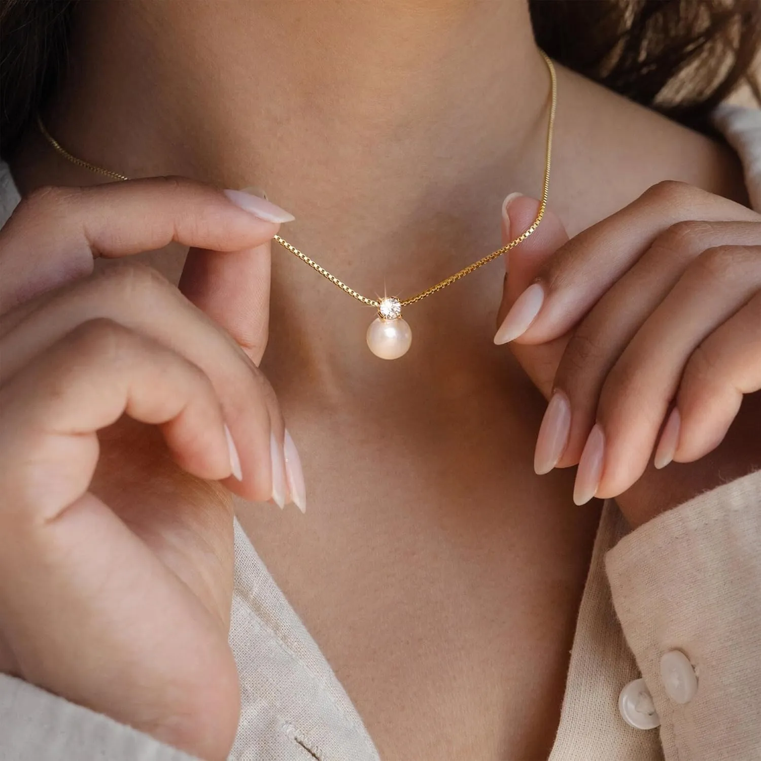 Gold Pendant Necklace for Women, Dainty Diamond Necklaces for Women Simple 14K Gold Plated Paperclip Choker Necklaces Cute Minimalist Open Oval Necklaces Gold Jewelry for Women Gifts