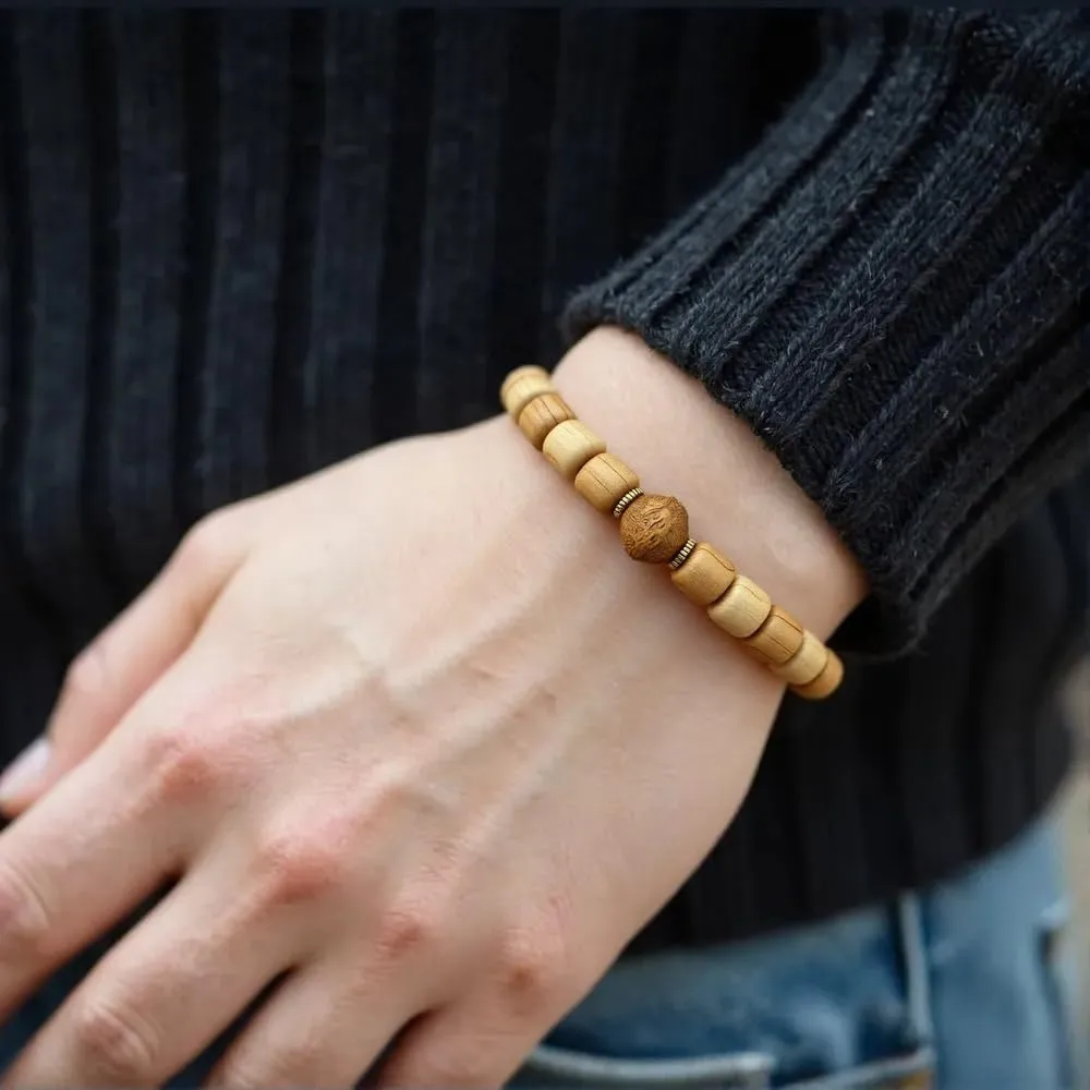 Natural Taihang Cliff Cypress Bracelet Handmade Carving for Wealth Meditation Bucket Beads Hand String Sandalwood Buddha Beads