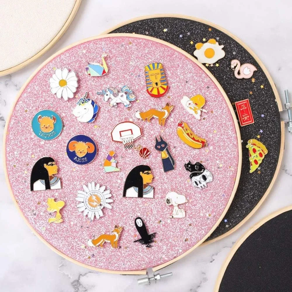 REOVE Wall Hanging Pin Collection Display Stand Enamel Pin Display Holder Display Board, Canvas Leather Embroidery Hoop for Display Pins Buttons Wall Decoration