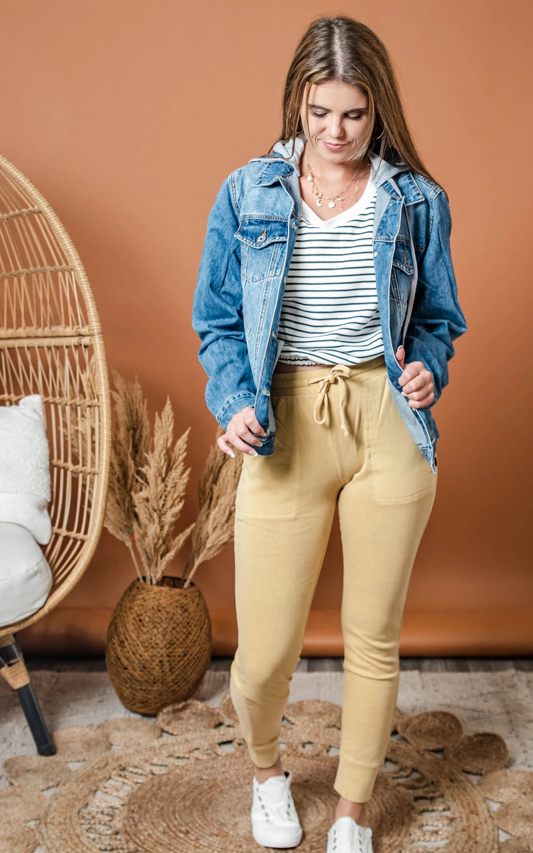 RISEN -RELAXED FIT CLASSIC TRUCKER JACKET W/ HOOD