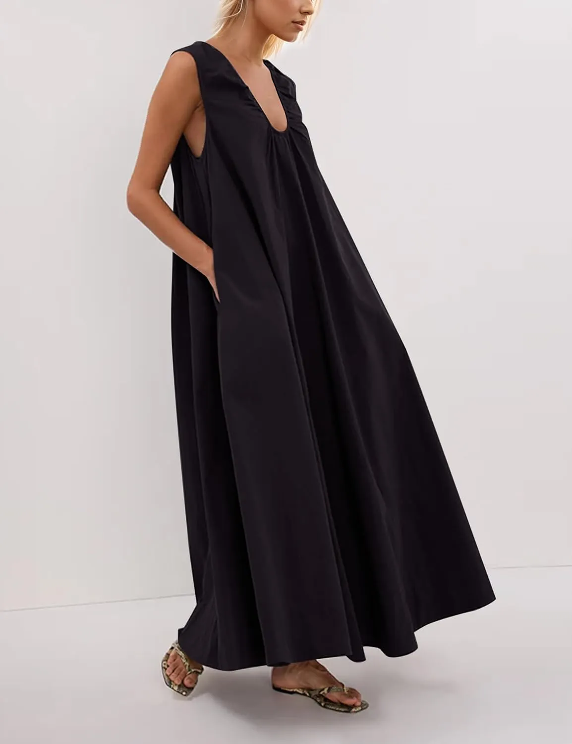 Womens Sleeveless Scoop Neck Long Dress Wide Shoulder Ruched Relaxed Summer Beach Vacation Maxi Sundress